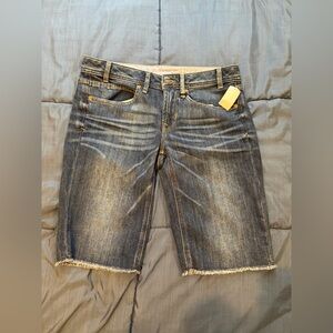 NWT Gap 1969 Denim Bermuda Shorts Size 27/4 Raw Hem Medium Wash